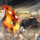 Биткоин обновляет июльский максимум выше $62K на фоне слабых данных по рынку труда США