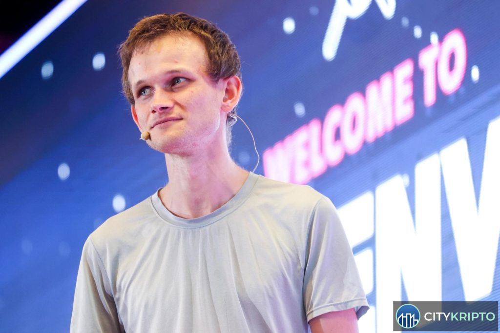Виталик Бутерин выступает на конференции Ethereum