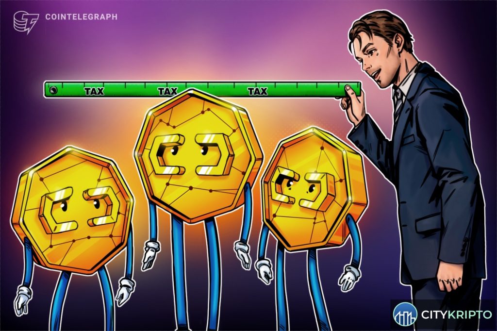 График биткоина и британский флаг на фоне налоговых документов