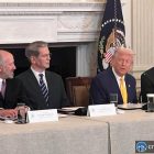 Трамп обсудит с сенаторами этические вопросы криптозаконопроекта
