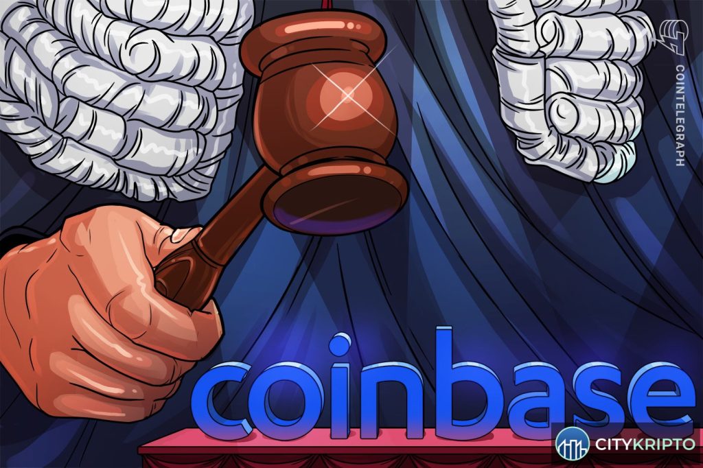 Логотип SEC и Coinbase на фоне графика биткоина