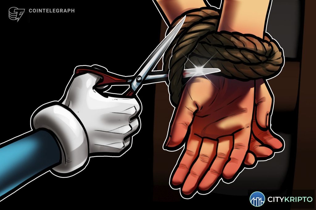 Логотипы Binance и STOP THE TRAFFIK на фоне блокчейна