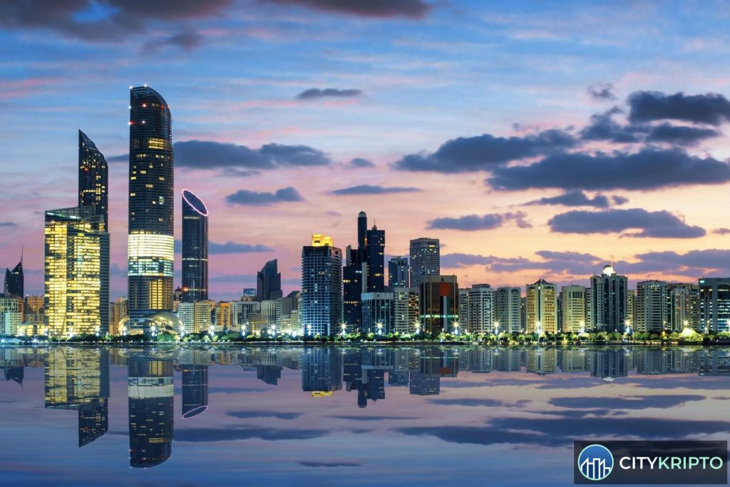 Токенизация фонда Mubadala Capital и Coinbase на блокчейнах Base, Solana и Sui