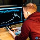 Биткоин удержался у $65,000 на фоне обвала AI-акций на $800 млрд