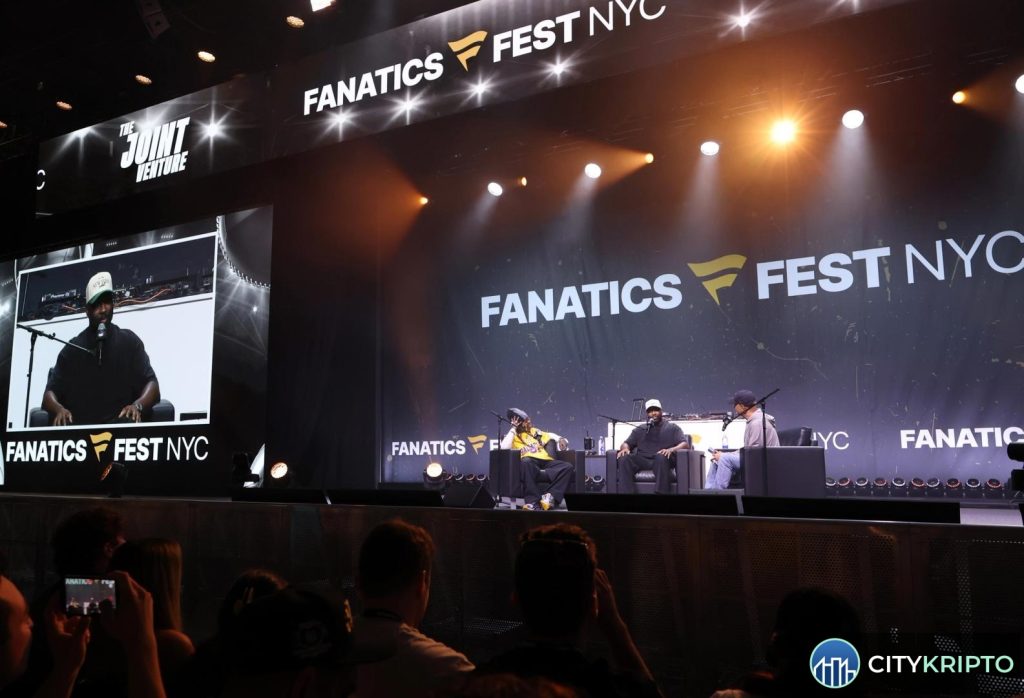 Логотип Fanatics на фоне графика криптовалют и спортивных событий