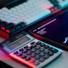 Биткоин откатился до $63 000 на фоне обвала южнокорейского индекса Kospi почти на 11%