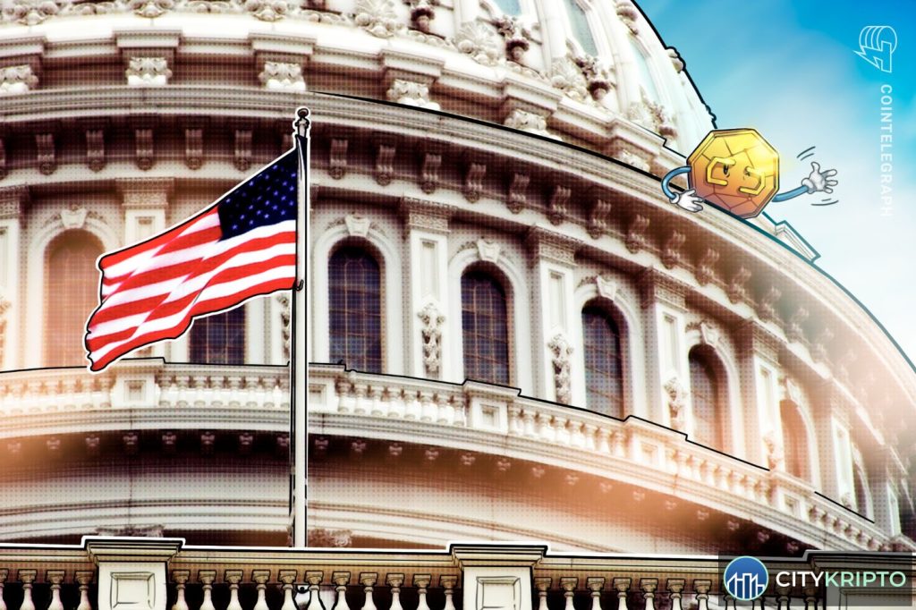 Сенатор Шумер и криптовалютные проекты Трампа на фоне здания Конгресса США