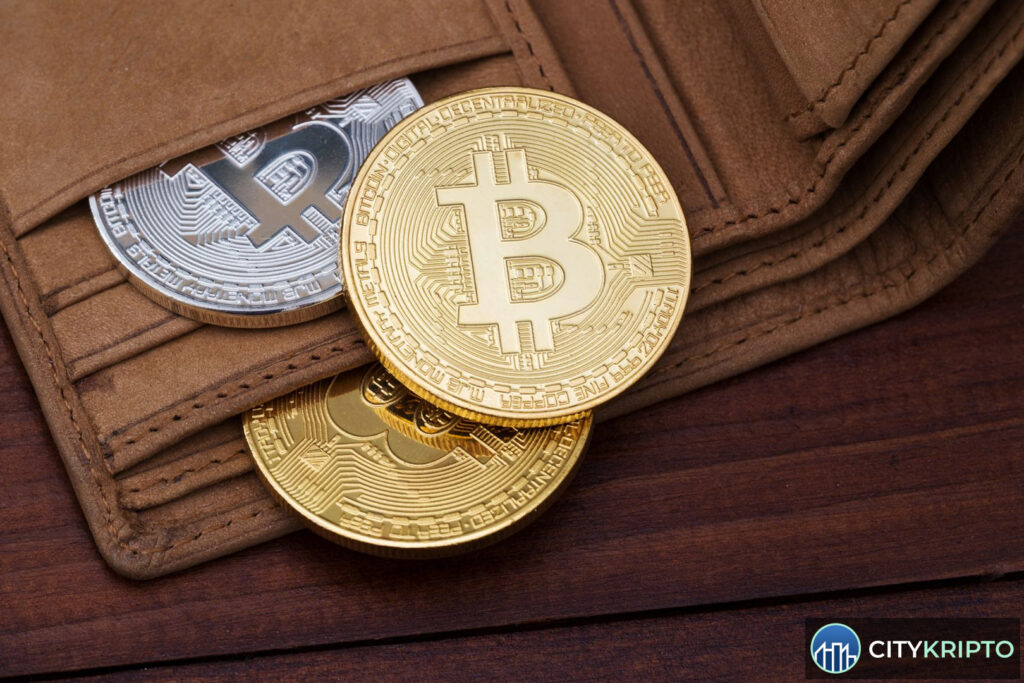 Биткоин-кошелек 2011 года переводит BTC на адрес FalconX