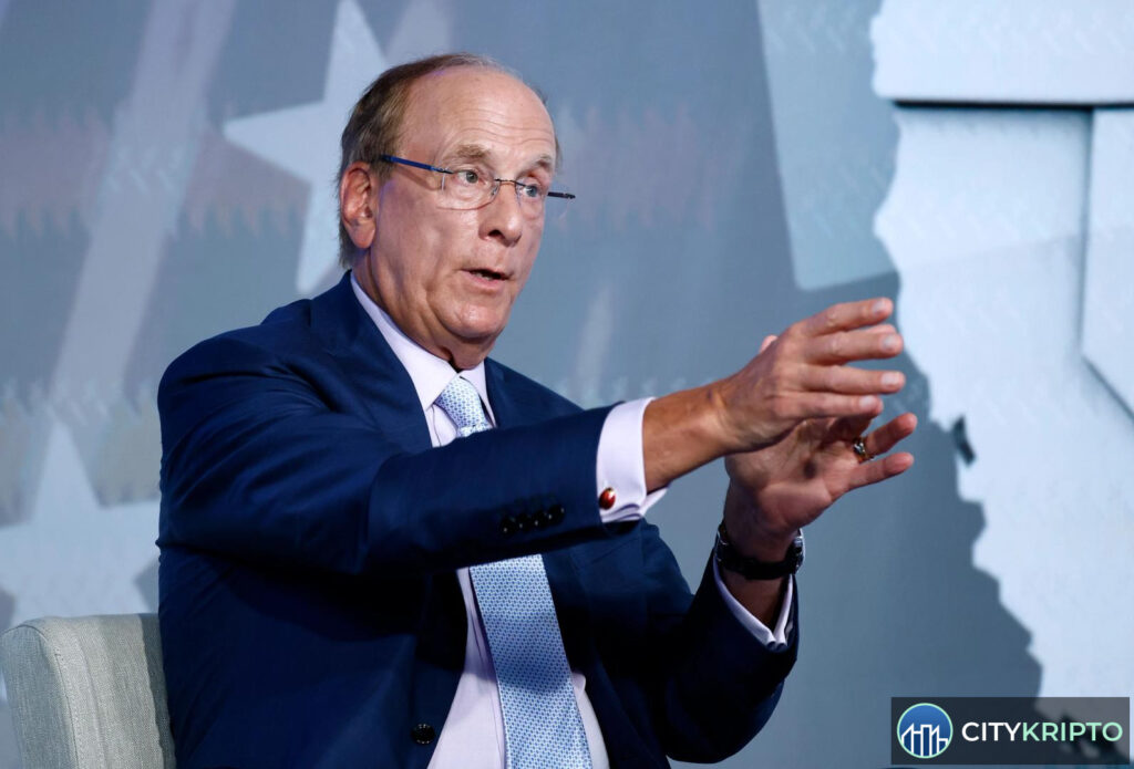 Логотип BlackRock на фоне блокчейн-сети и графиков инвестиционных портфелей