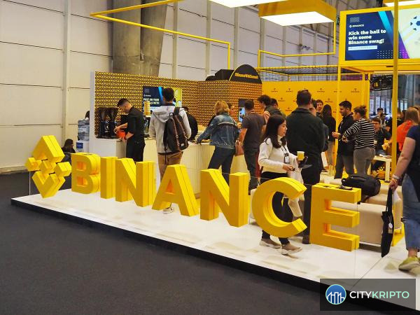 Эксперты обсуждают заморозку активов после взлома Binance