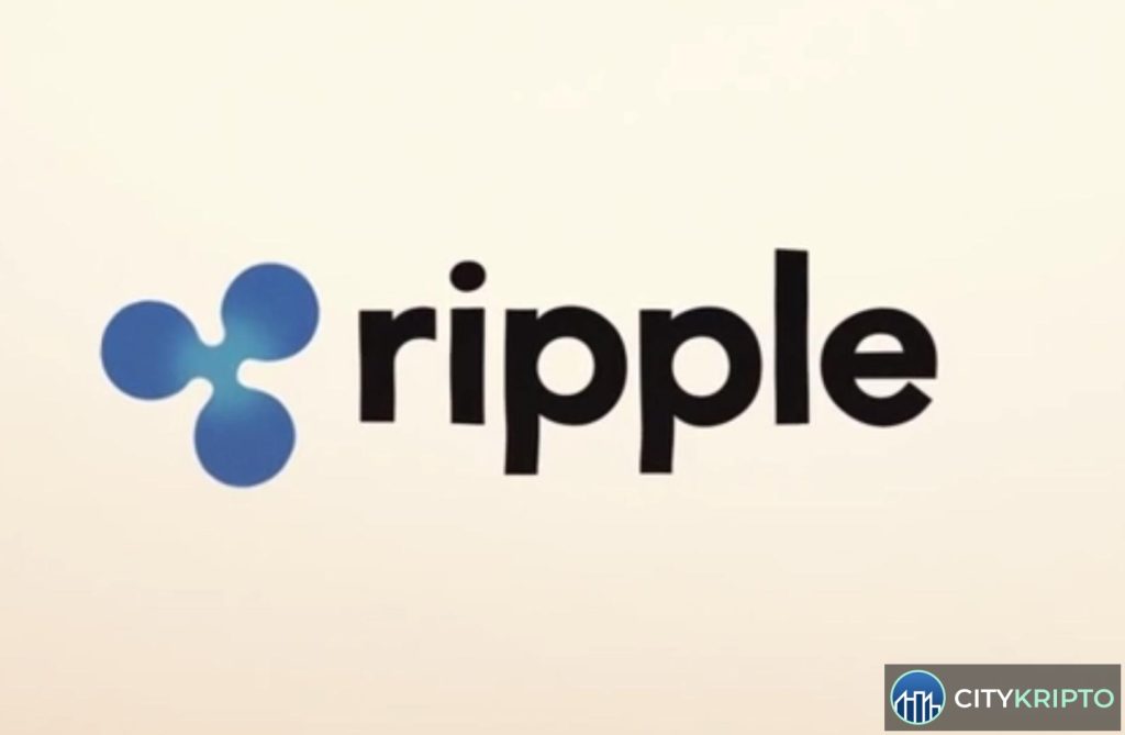 Логотип Ripple и схема торгового финансирования с использованием стабильной монеты RLUSD в Сингапуре