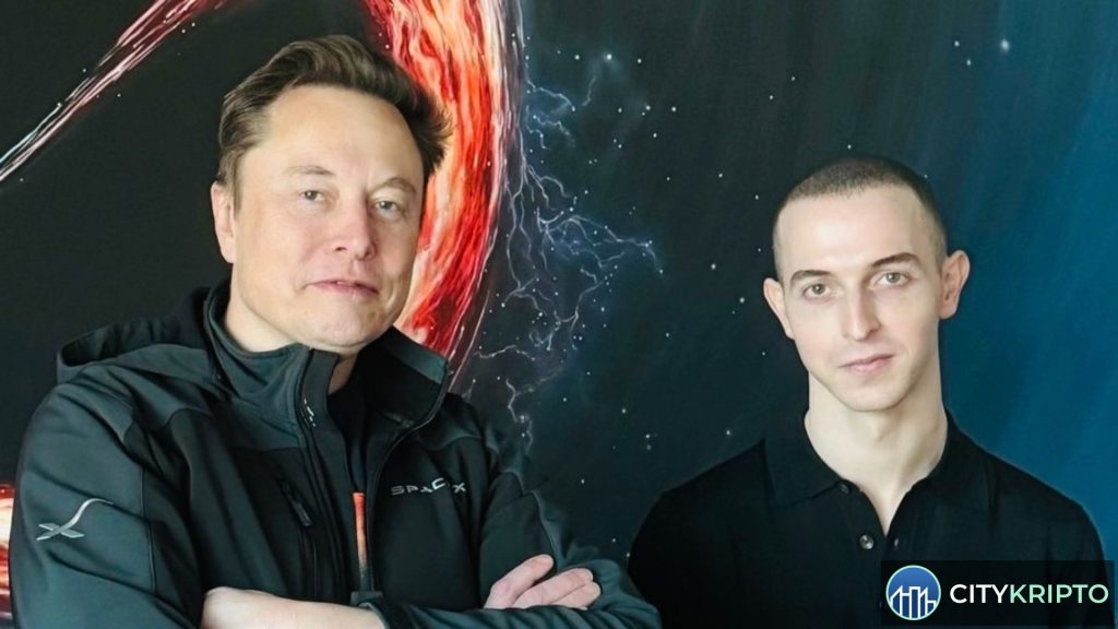Иллюстрация: Илон Маск и криптовалюты на фоне логотипа X
