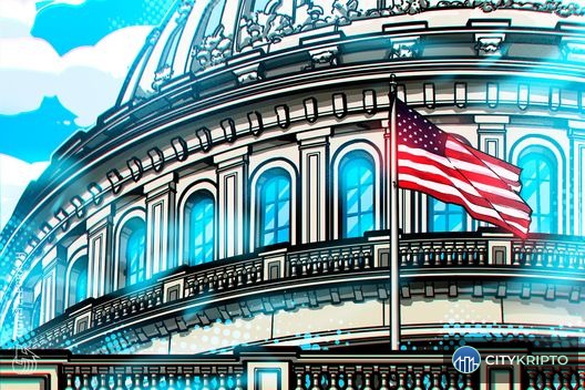 Иллюстрация нового закона США о налоге на криптовалюты с акцентом на Bitcoin и стейблкоины
