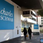 Schwab запустит торговлю Bitcoin и Ether в 2026 году