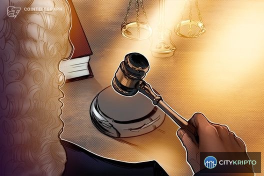 Судья в зале суда с документами, символизирующий запрет на криптоплатформу Kalshi в Неваде