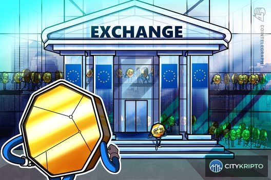Логотип криптобиржи MEXC на фоне символов регулирования и графиков торговли