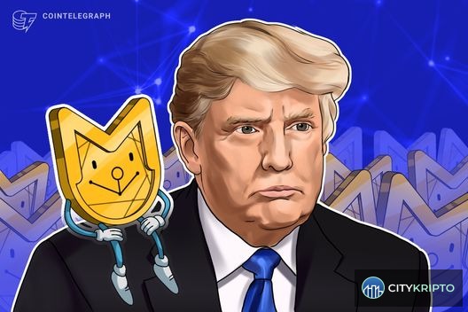 Иллюстрация: Дональд Трамп и символы криптовалют на фоне политической карты США