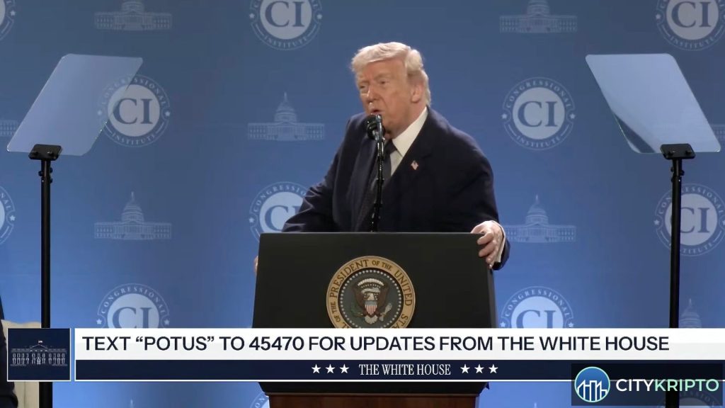 График колебаний Bitcoin под влиянием заявлений Дональда Трампа