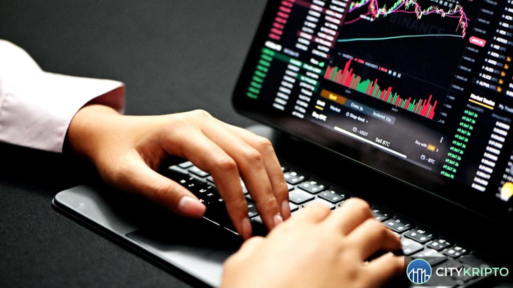 График Coinbase Premium для Bitcoin с 14-дневным бычьим трендом на фоне криптовалютного рынка