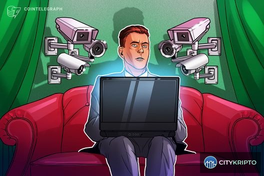 Логотипы Polymarket и Chainalysis на фоне графика криптовалют