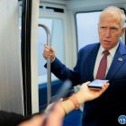Clarity Act разрешает криптофирмам предлагать вознаграждения в стейблкоинах, защищая банковский доход