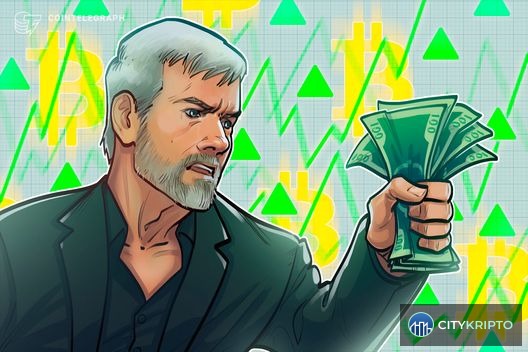 График Bitcoin и логотип Strategy на фоне финансового отчета