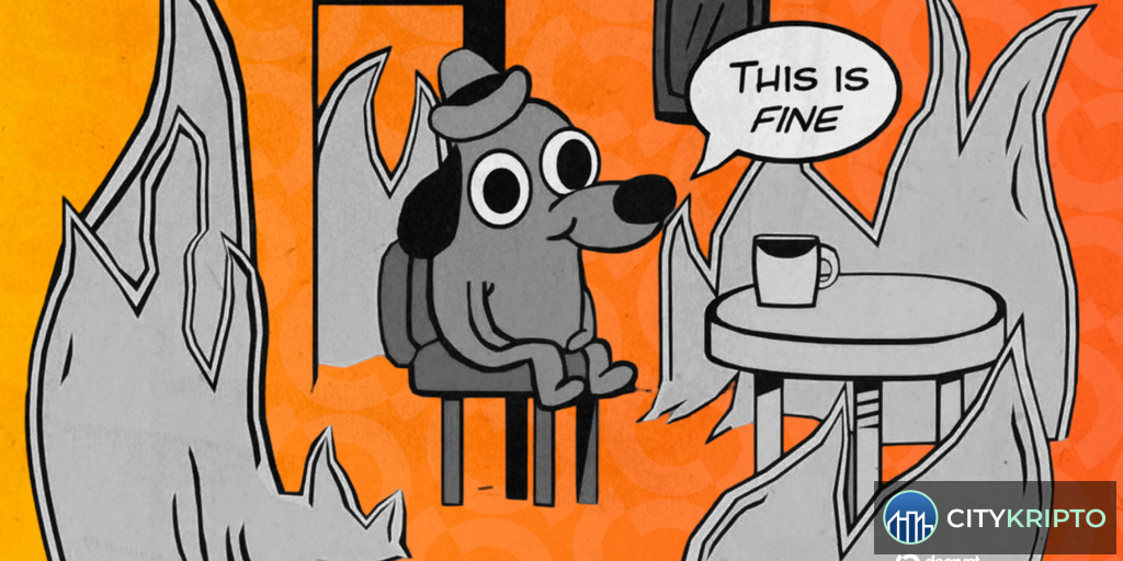 Мем This Is Fine с горящей собакой на рекламном щите в метро