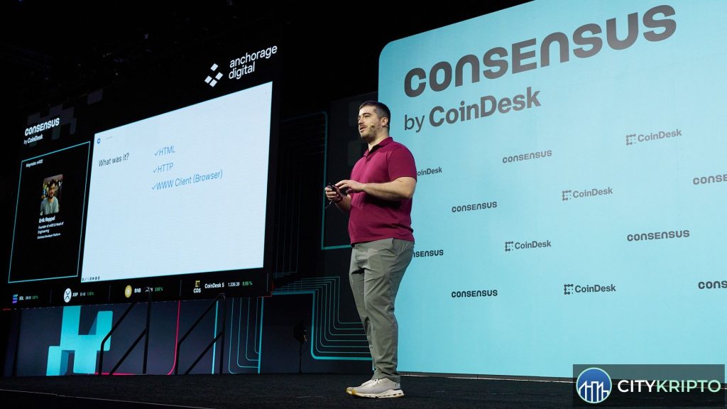 График роста AI-агентов и падения рекламной модели интернета с логотипом Coinbase