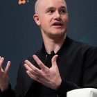 Акции Coinbase упали на 5% после пропуска прогнозов по прибыли в Q1 из-за спада на рынке криптовалют