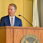 Глава SEC намекнул на новые правила для крипторынков и AI-финансов