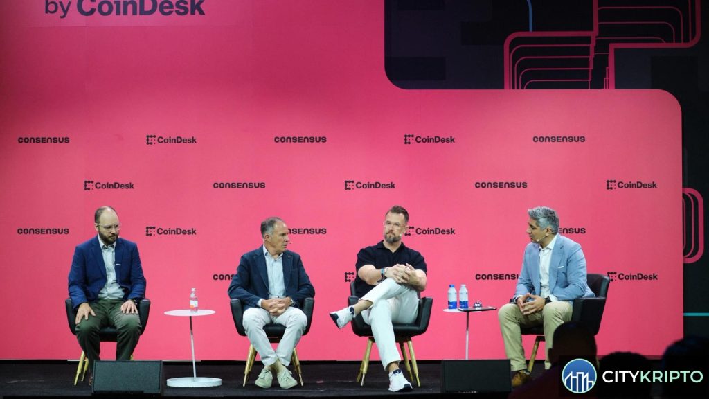 Дискуссия о стейблкоинах на конференции Consensus Miami 2026 с участием MoonPay, Ripple и Paxos