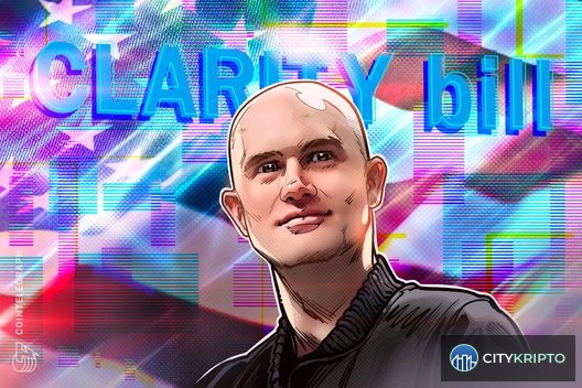 Брайан Армстронг, CEO Coinbase, поддерживает закон CLARITY на фоне графика Bitcoin