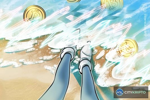 График падения биткоина и оттока средств из Bitcoin ETF
