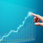 XRP и DOGE взлетели на 5%, биткоин выше $81,000 после одобрения CLARITY Act