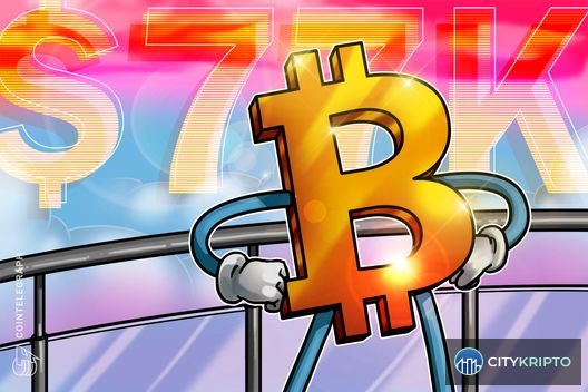 График биткоина на уровне $77,000 с указанием оттока из BTC-ETF