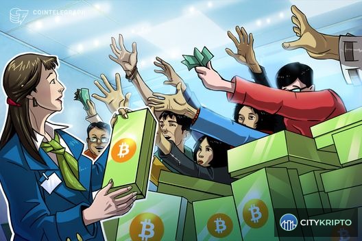 График биткоина с падающей стрелкой на фоне логотипа Nvidia