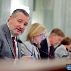 Сенат США критикует рынки прогнозов: Kalshi под огнем за ставки на спорт