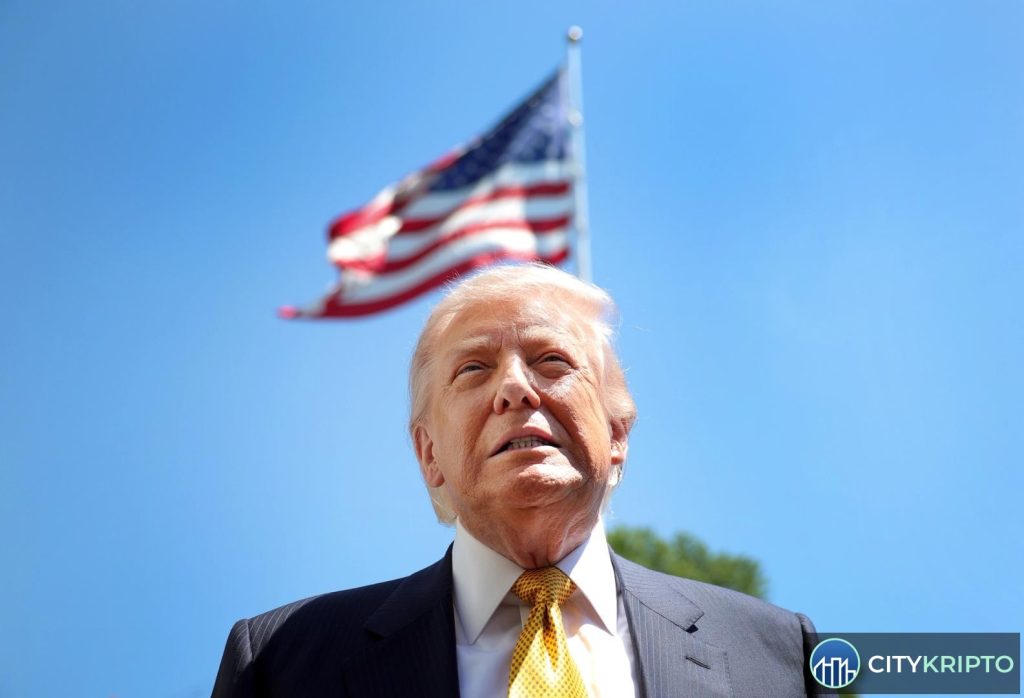 График Bitcoin и логотип Trump Media на фоне биржевых котировок