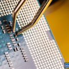 Bitcoin упал на 13-е место среди активов: капитал уходит в AI и драгметаллы