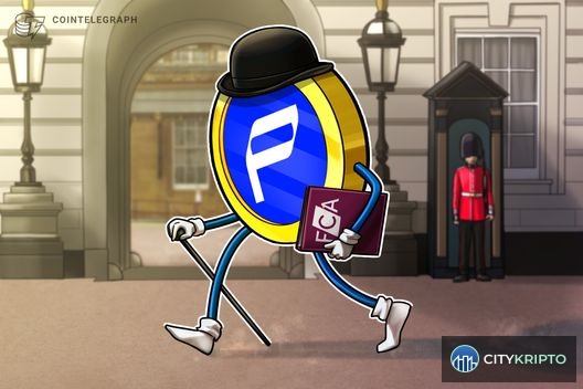 Логотип Aave Labs и символ FCA на фоне карты Великобритании
