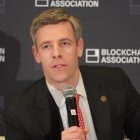 Глава OCC заявил о политическом давлении демократов при выборе устава World Liberty