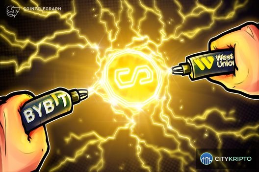 Логотипы Bybit и Western Union на фоне графика криптовалют