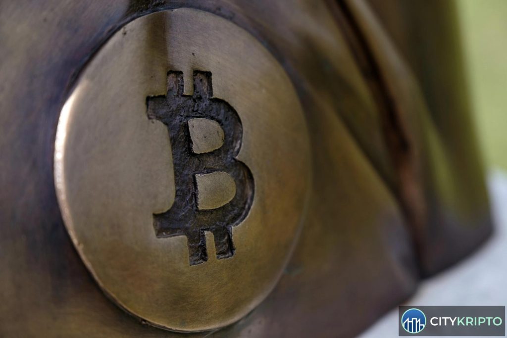 Биткоин-адрес 1LwWt с юридическим уведомлением через OP_RETURN