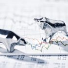 Bitcoin резко вырос до $63,700, затем упал: аналитики оценивают следующие шаги Strategy
