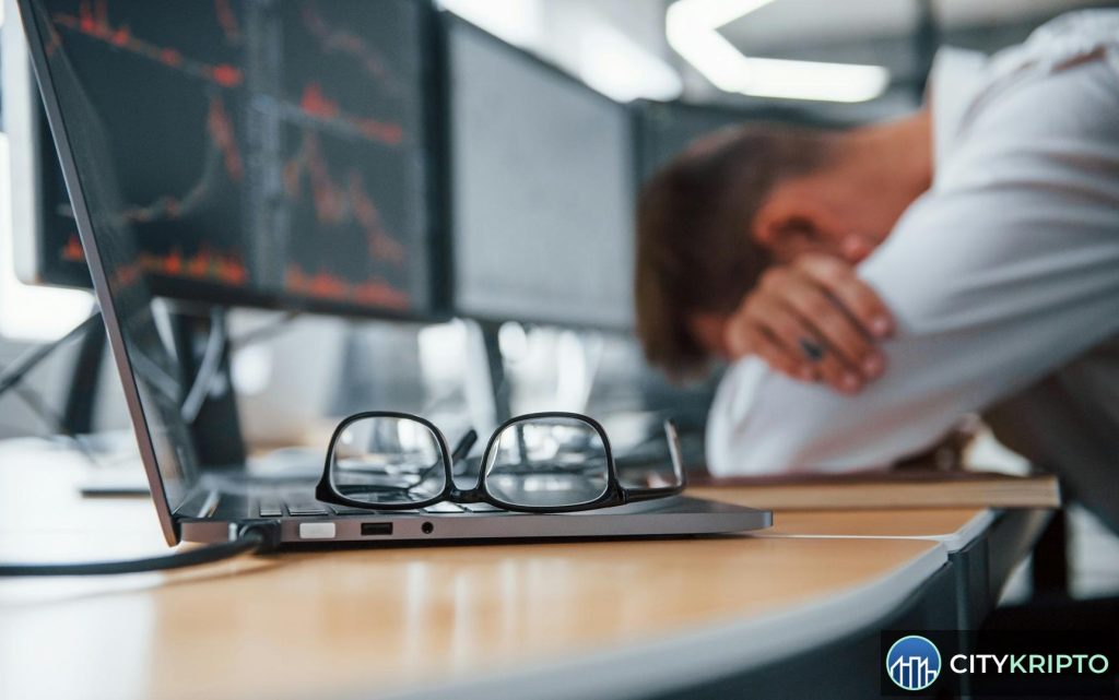 График падения курса Zcash и Hyperliquid на фоне Bitcoin