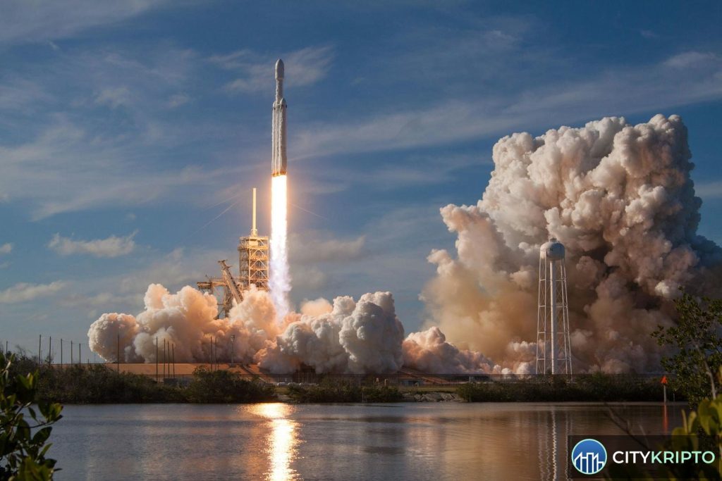 SpaceX IPO оценка 2 триллиона долларов на блокчейне Polymarket и Ventuals