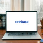 Coinbase запускает ИИ-советника, опционы на акции и pre-IPO рынки