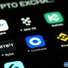 Coinbase запускает токенизированные акции с выплатой дивидендов на блокчейне