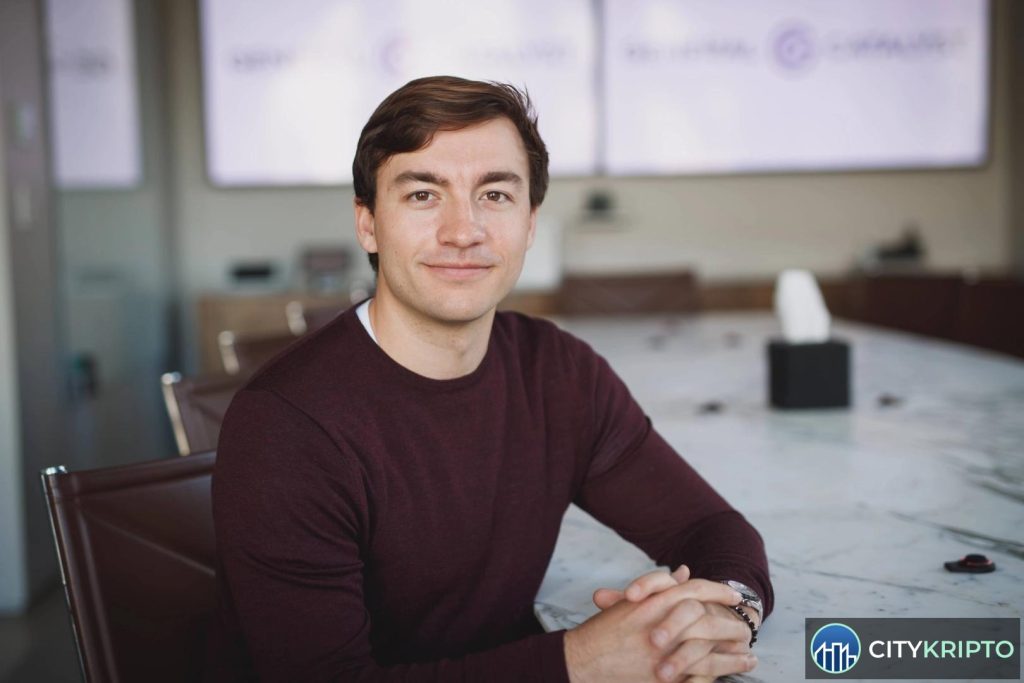Таня Денисова, бывший COO Robinhood Crypto, назначена руководителем операций в эмитенте стейблкоина Agora