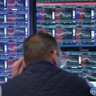 Биткоин упал ниже $60,000: интерес к ИИ отвлекает капитал инвесторов